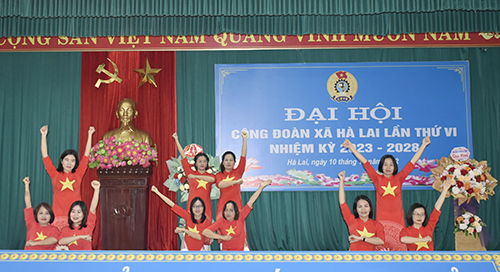 https://hatrung.thanhhoa.gov.vn/portal/Photos/2022-12/dd1ba0218ebbb13d_DSC0041.JPG